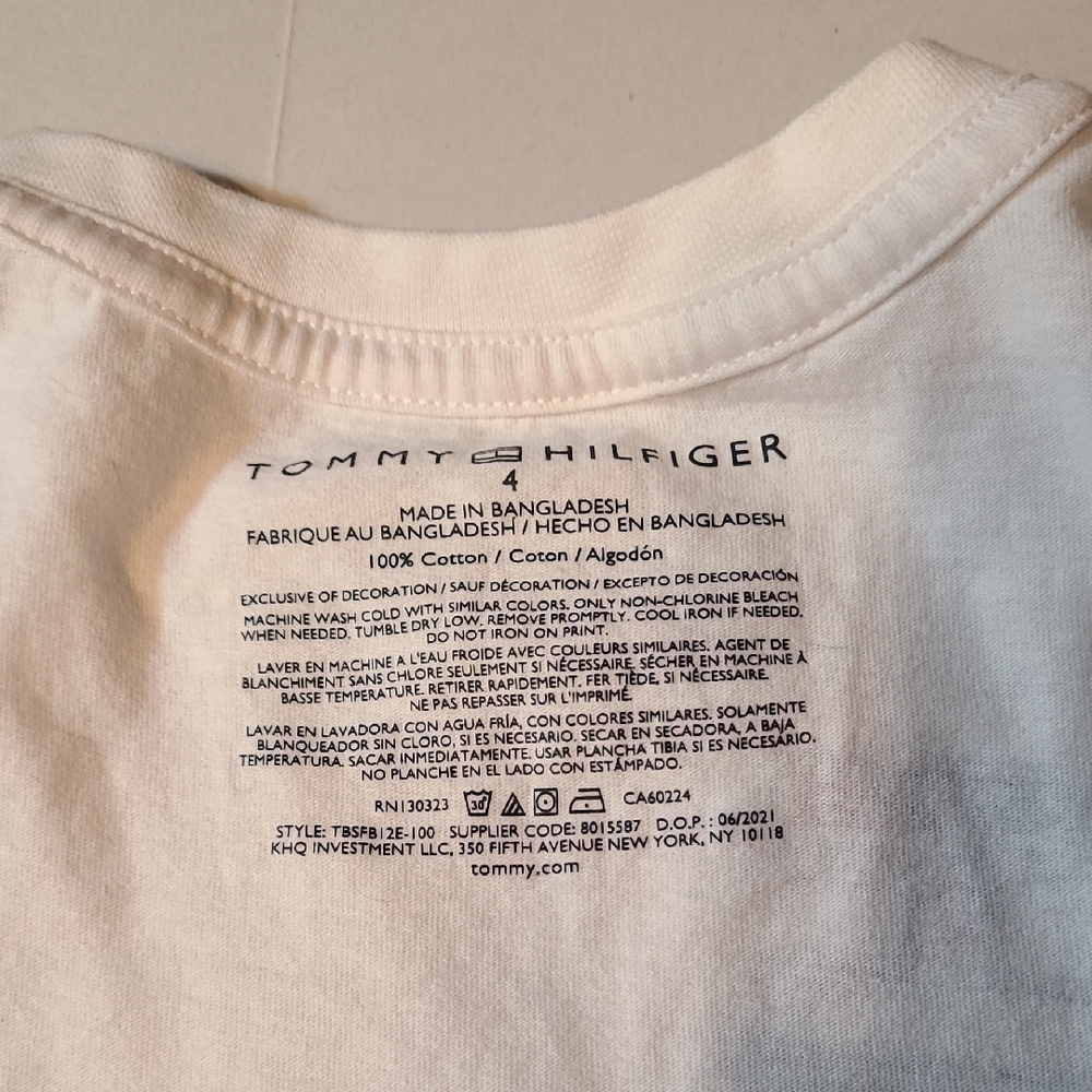 Tommy Hilfiger Stylish Casual White Short Sleeve Tee Kids Unisex Size 4 EUC - Picture 3 of 9